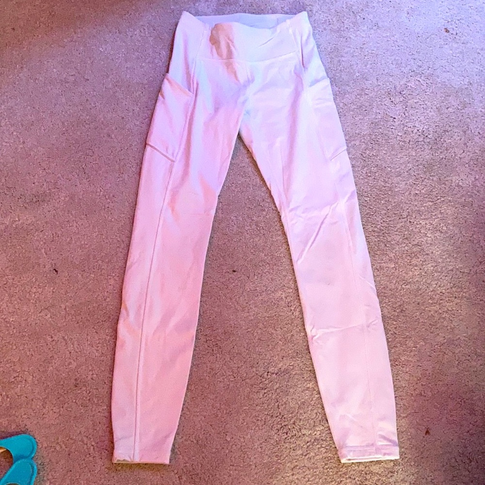 white lululemon leggings